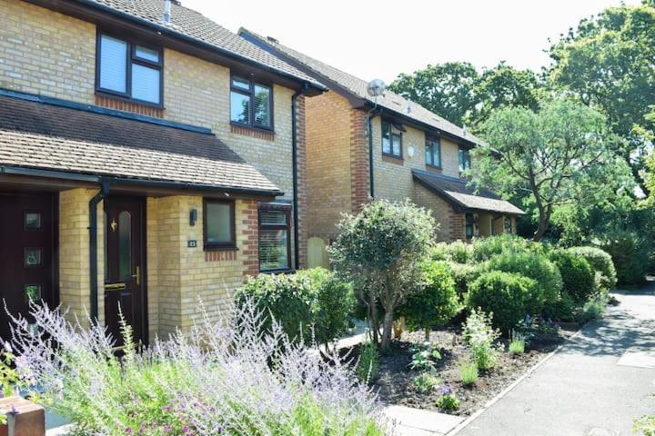 Beautiful 3 Bed Home In The Heart Of New Forest Hordle Eksteriør bilde