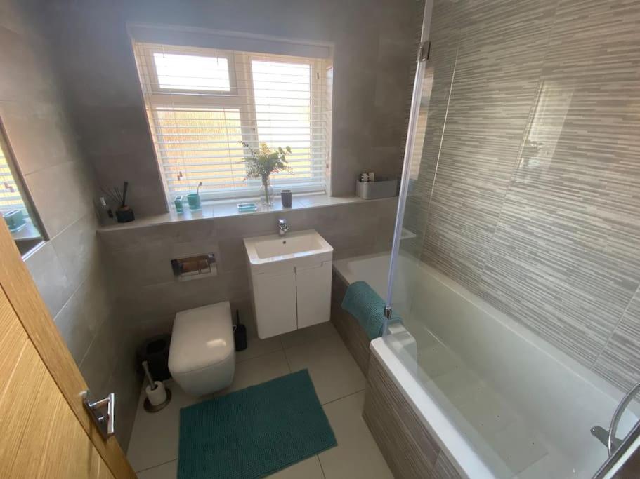 Beautiful 3 Bed Home In The Heart Of New Forest Hordle Eksteriør bilde