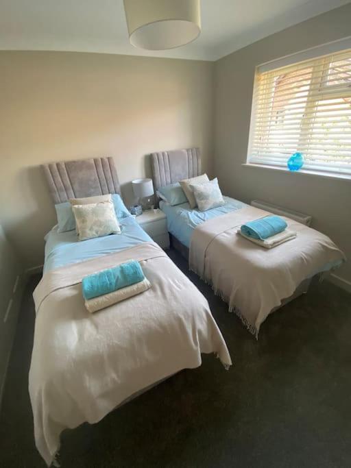 Beautiful 3 Bed Home In The Heart Of New Forest Hordle Eksteriør bilde